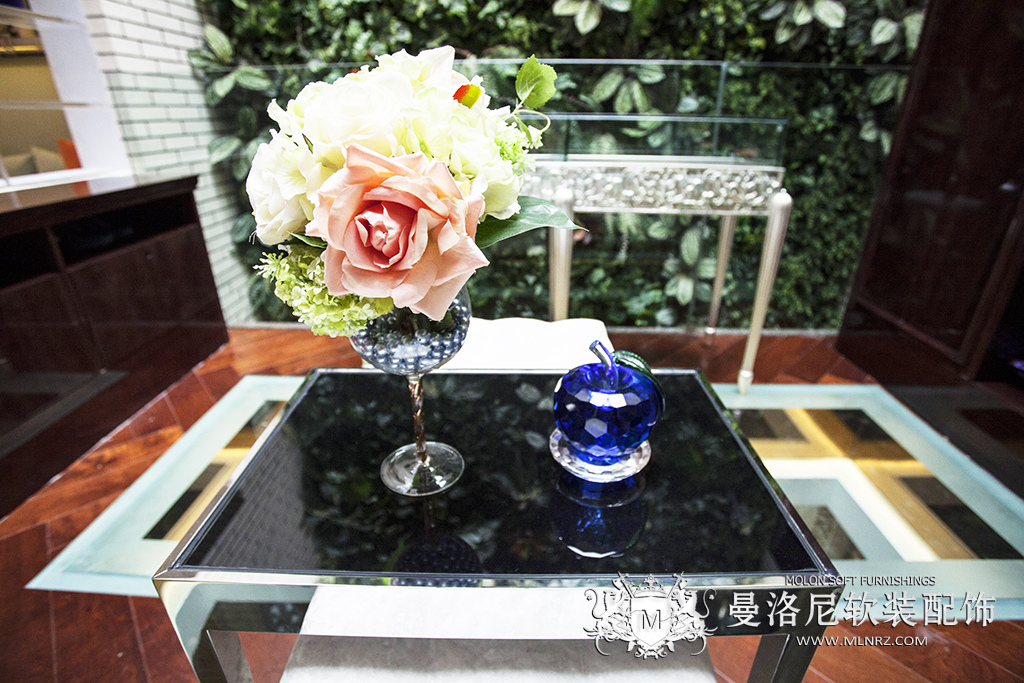 東岸國際波普風格服飾館飾品